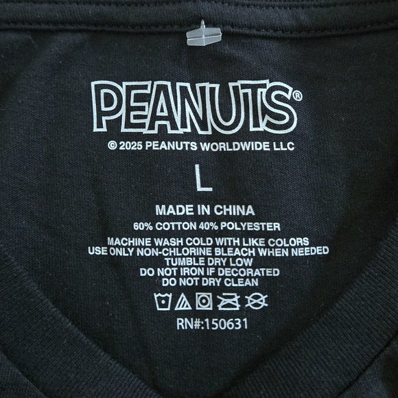 Peanuts "Peanuts Social Club" Graphic Tee👕 - NWT - Picture 7 of 15